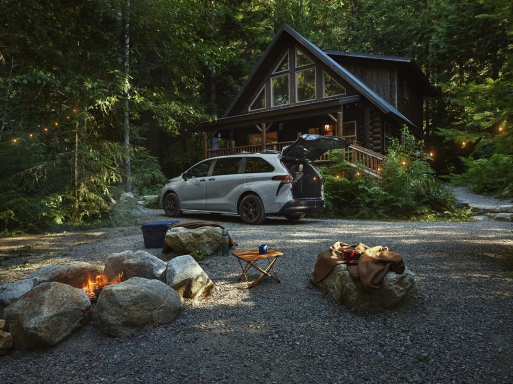 Best Minivan for Families: Toyota Sienna 