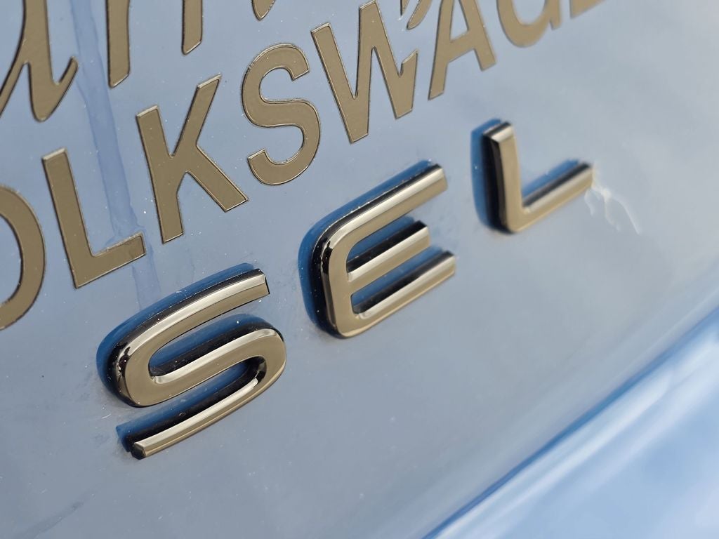 2025 Volkswagen Atlas Cross Sport 2.0T SEL R-Line Black