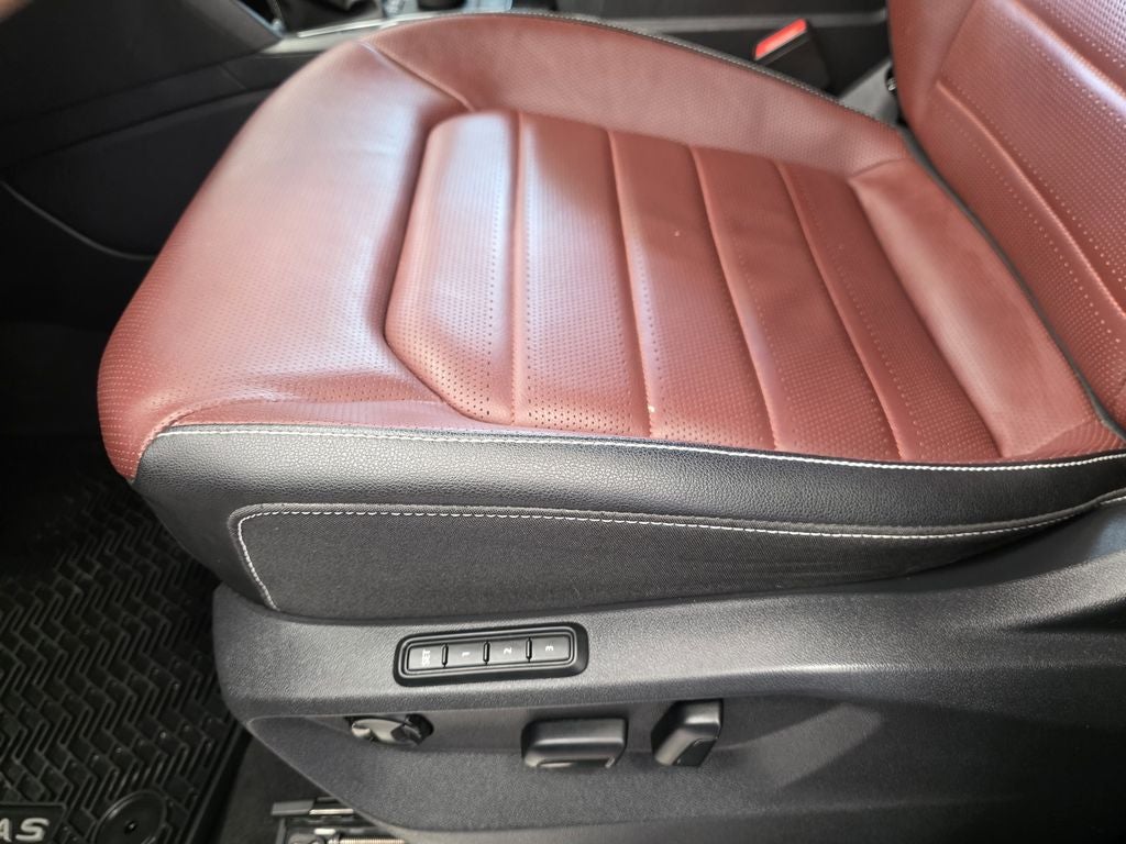 2023 Volkswagen Atlas Cross Sport 3.6L V6 SEL Premium R-Line