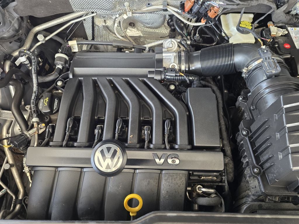 2023 Volkswagen Atlas Cross Sport 3.6L V6 SEL Premium R-Line
