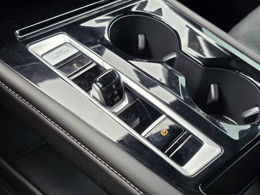 2025 Volkswagen Atlas Cross Sport 2.0T SEL Premium R-Line