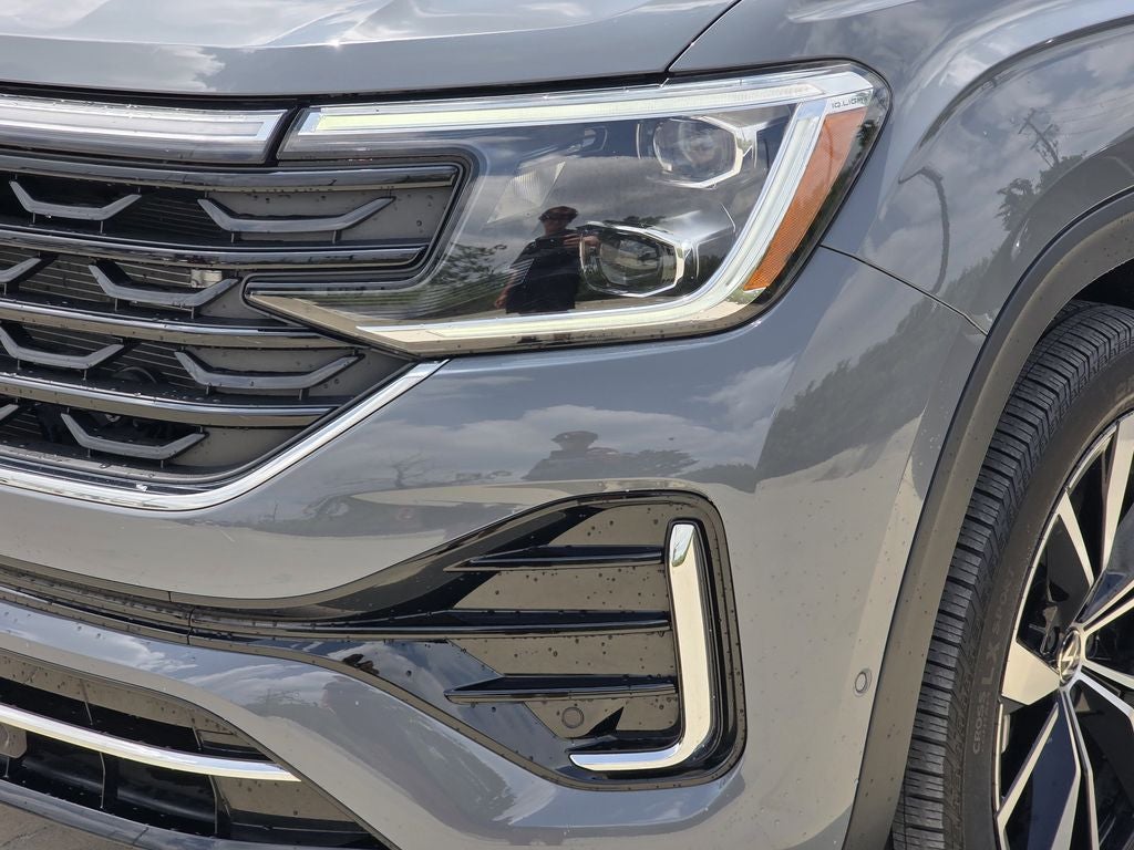2025 Volkswagen Atlas Cross Sport 2.0T SEL Premium R-Line
