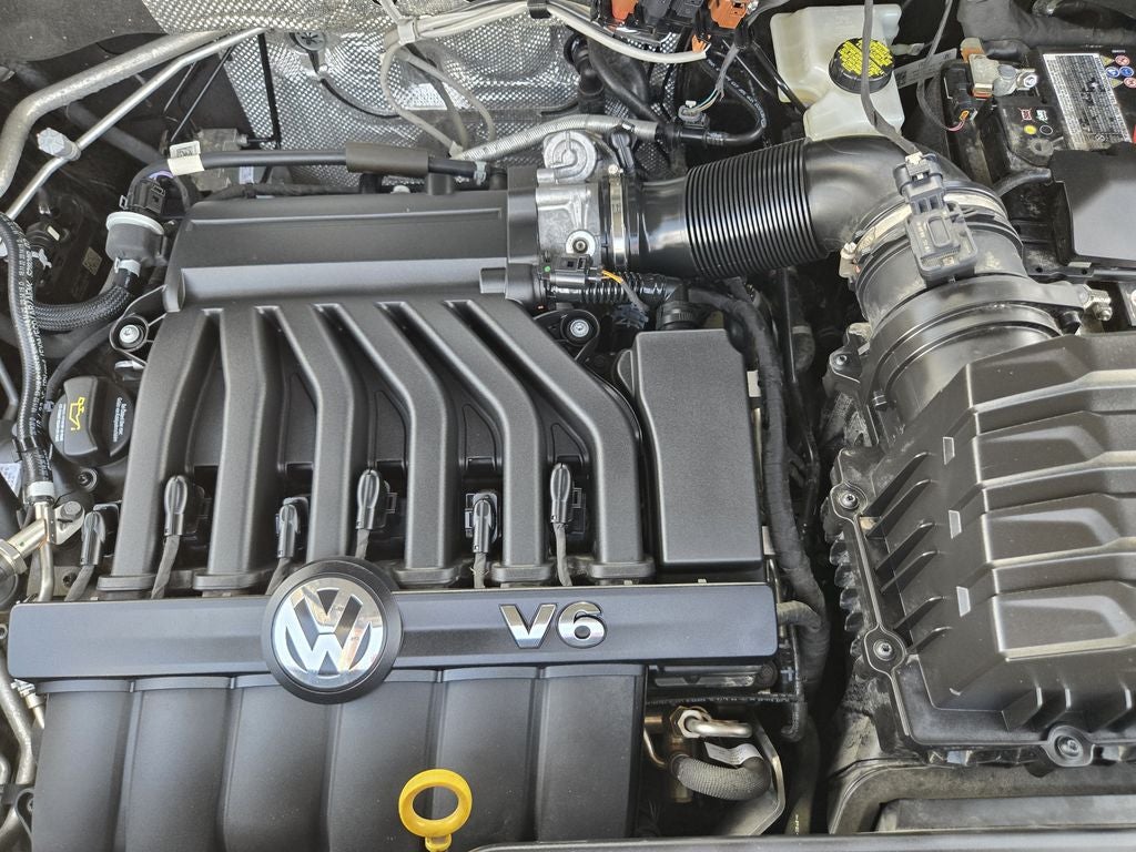 2023 Volkswagen Atlas Cross Sport 3.6L V6 SEL Premium R-Line