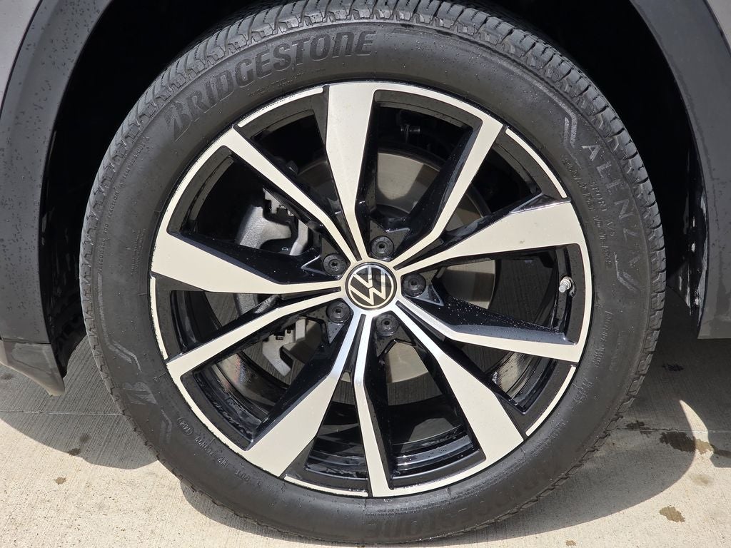 2024 Volkswagen Atlas 2.0T SEL Premium R-Line