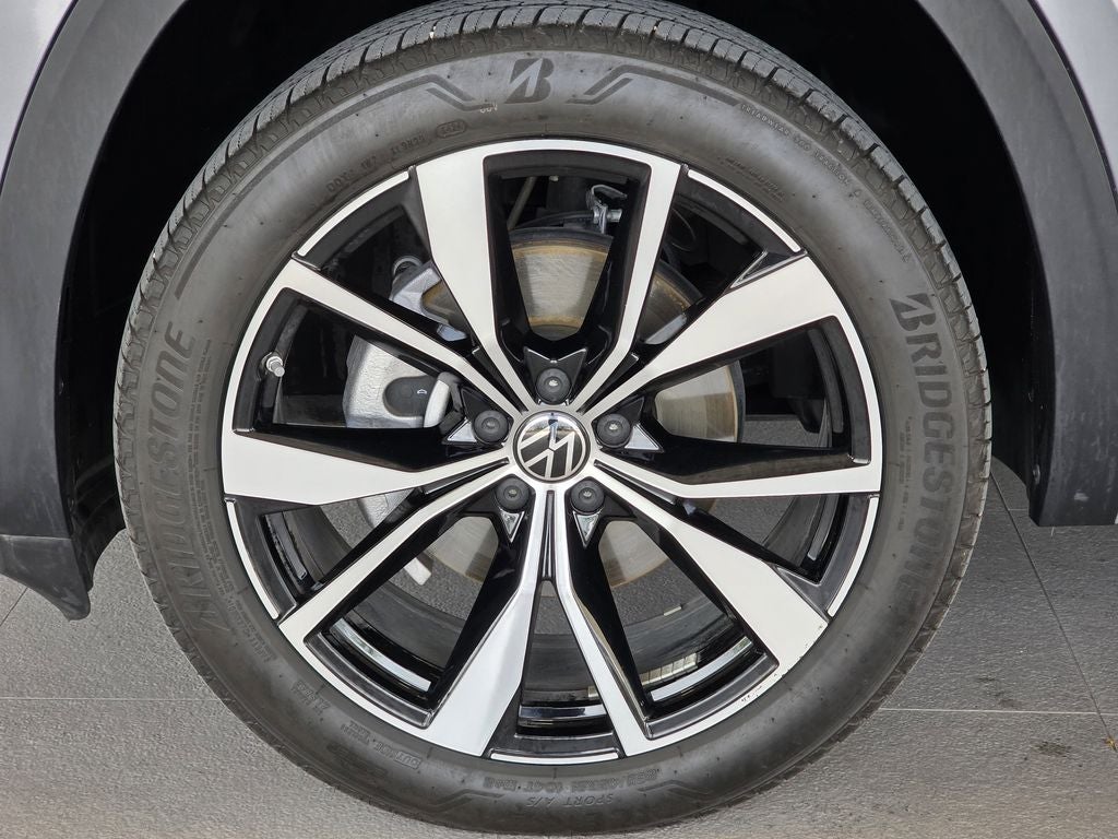 2025 Volkswagen Atlas 2.0T SEL Premium R-Line