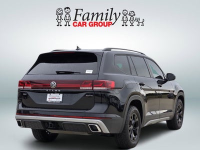 2024 Volkswagen Atlas 2.0T Peak Edition SEL