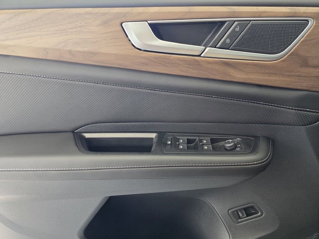 2026 Volkswagen Atlas SE w/Technology
