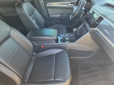 2023 Volkswagen Atlas Cross Sport 2.0T SEL R-Line Black
