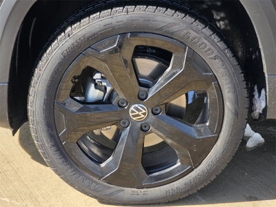 2025 Volkswagen Taos 1.5T SE Black