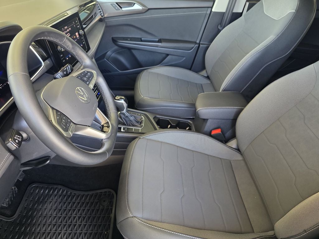 2025 Volkswagen Taos 1.5T SE Black