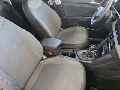 2025 Volkswagen Taos 1.5T SE Black