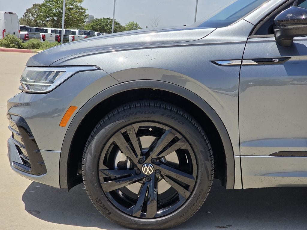 2024 Volkswagen Tiguan 2.0T SE R-Line Black