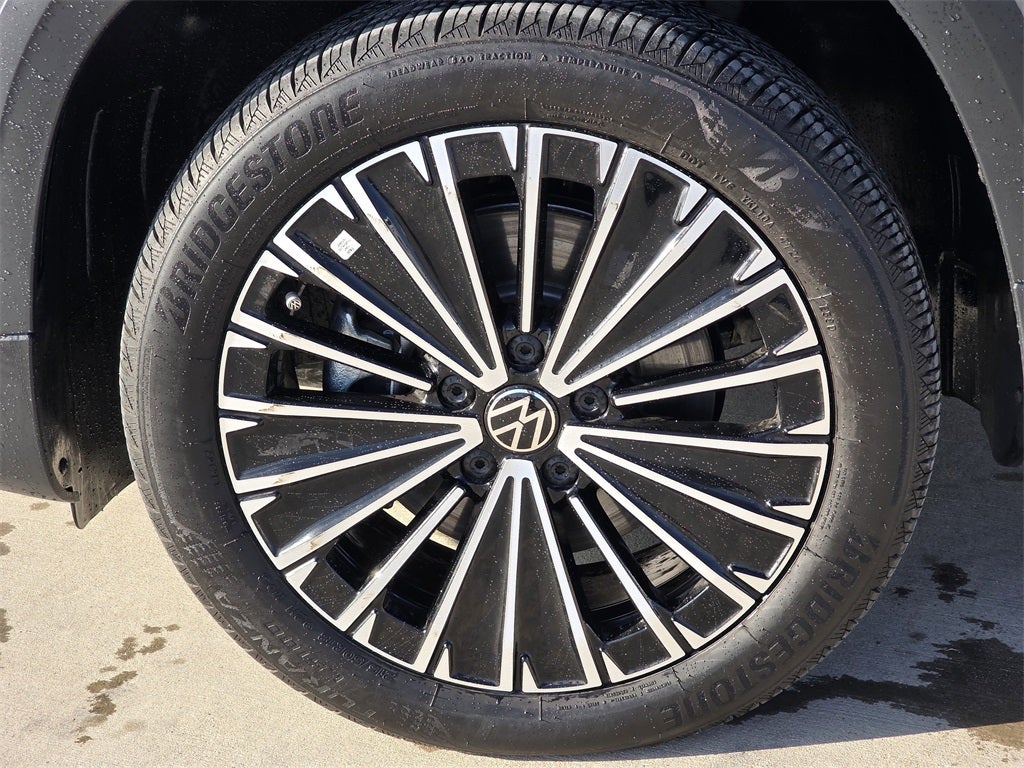 2025 Volkswagen Taos 1.5T SE