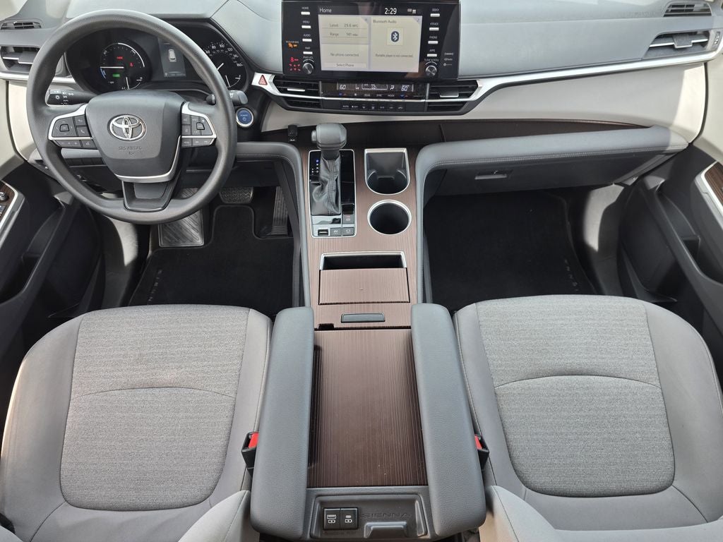 2021 Toyota Sienna LE 8 Passenger