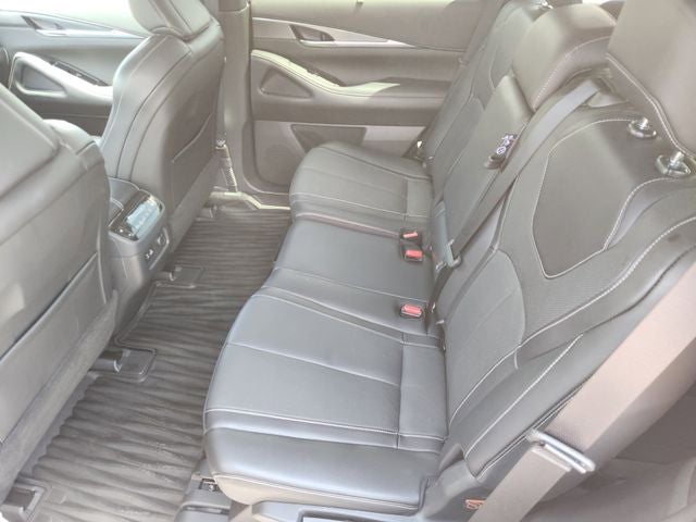 2022 INFINITI QX60 LUXE