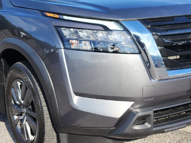 2023 Nissan Pathfinder SV