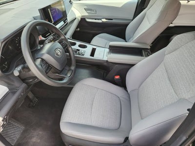 2025 Toyota Sienna LE 8 Passenger