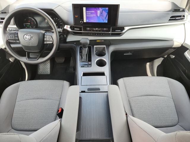 2025 Toyota Sienna LE 8 Passenger