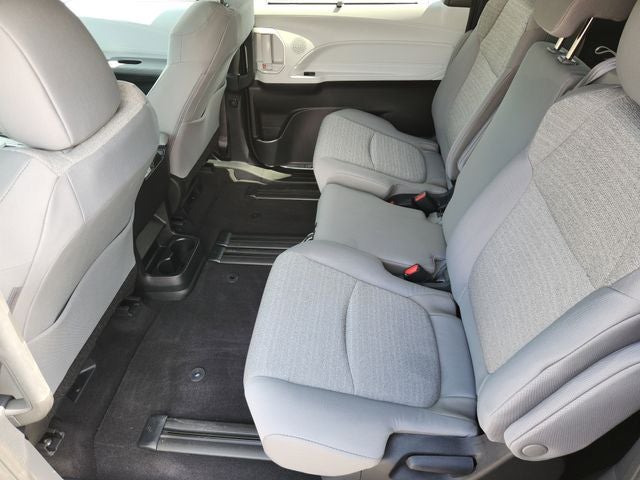 2025 Toyota Sienna LE 8 Passenger