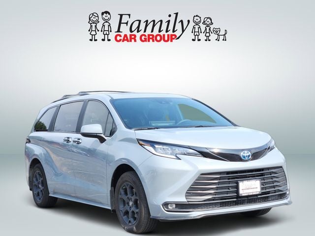 2025 Toyota Sienna Woodland Edition
