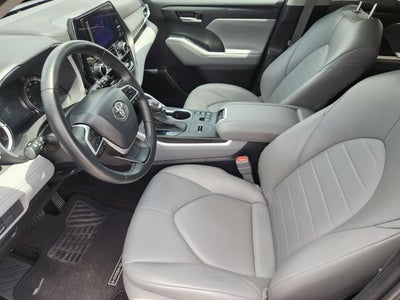 2023 Toyota Highlander Hybrid XLE