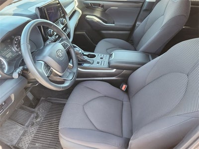 2024 Toyota Highlander LE