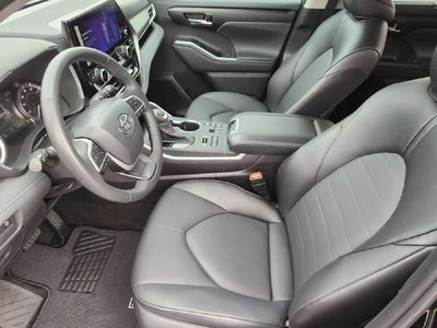 2025 Toyota Highlander XLE