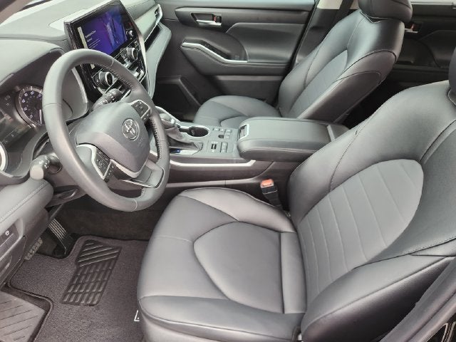 2025 Toyota Highlander XLE