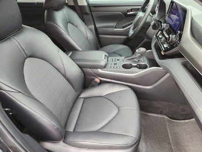 2025 Toyota Highlander XLE