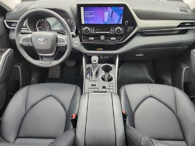 2025 Toyota Highlander XLE