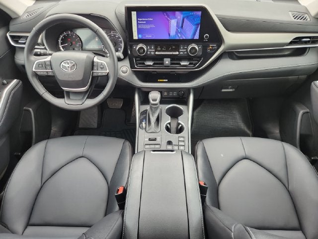 2025 Toyota Highlander XLE