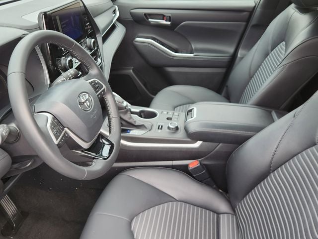 2025 Toyota Highlander XSE