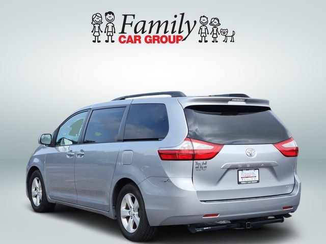2015 Toyota Sienna LE 8 Passenger