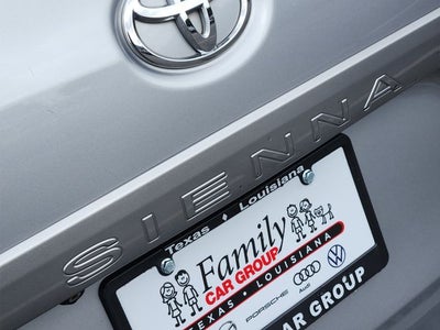 2015 Toyota Sienna LE 8 Passenger