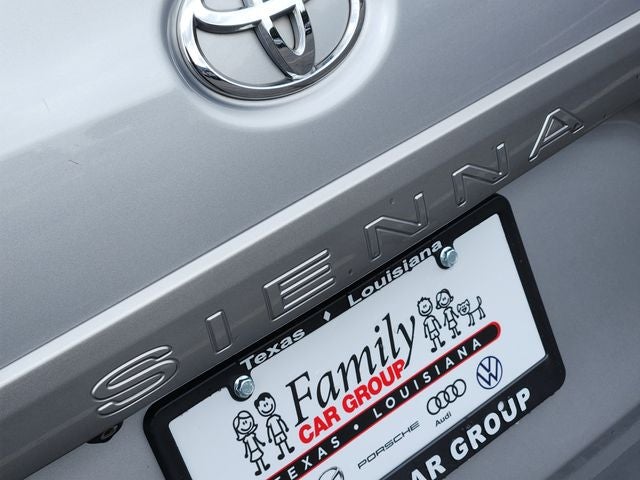 2015 Toyota Sienna LE 8 Passenger