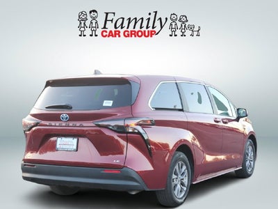 2025 Toyota Sienna LE 8 Passenger