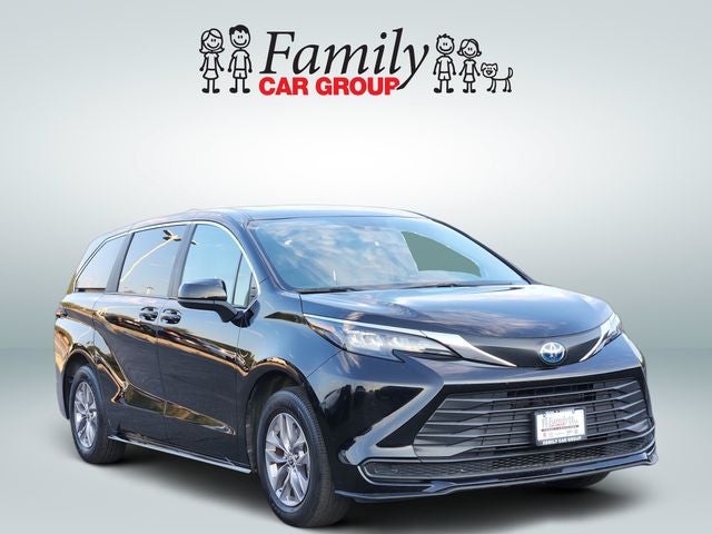 2025 Toyota Sienna LE 8 Passenger
