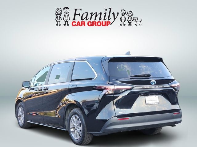 2025 Toyota Sienna LE 8 Passenger