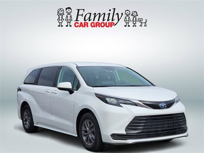 2024 Toyota Sienna LE 8 Passenger