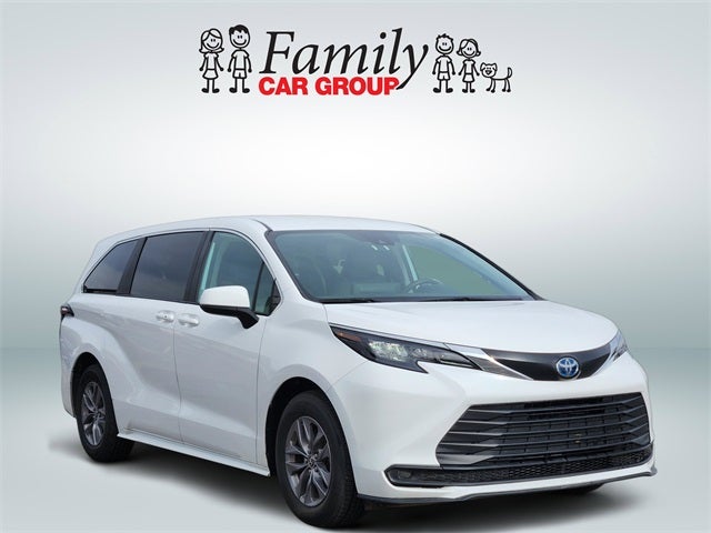 2024 Toyota Sienna LE 8 Passenger
