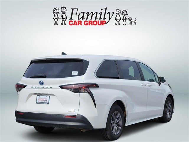 2024 Toyota Sienna LE 8 Passenger