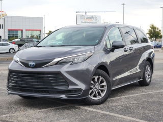 2025 Toyota Sienna LE 8 Passenger