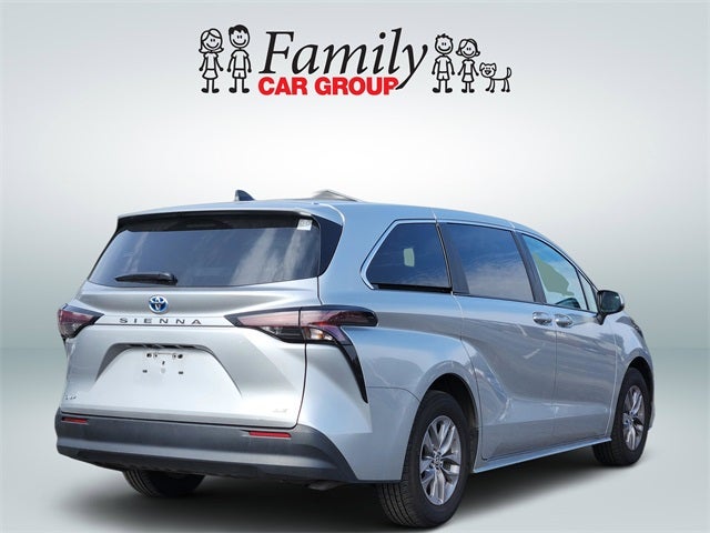 2025 Toyota Sienna LE 8 Passenger