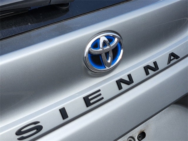 2025 Toyota Sienna LE 8 Passenger