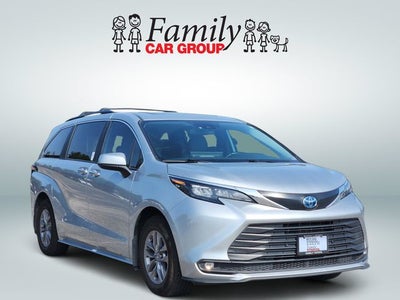 2025 Toyota Sienna XLE 8 Passenger