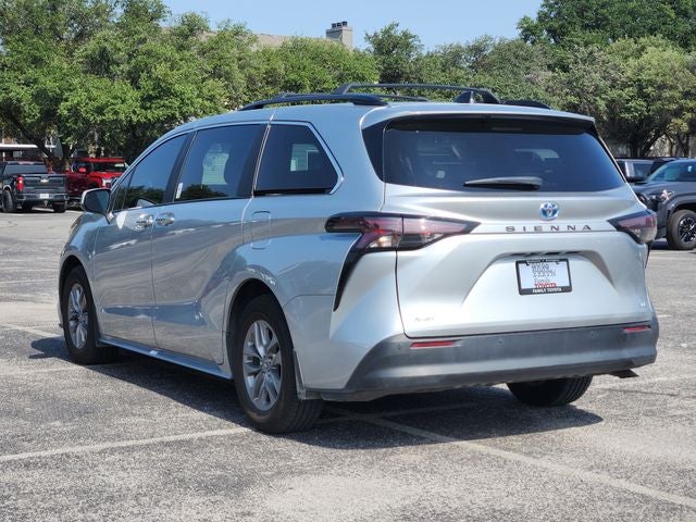2025 Toyota Sienna XLE 8 Passenger