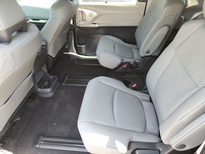 2023 Toyota Sienna XLE 8 Passenger