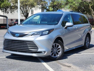 2024 Toyota Sienna XLE 8 Passenger