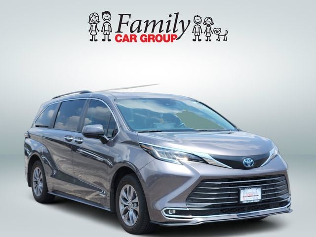 2021 Toyota Sienna XLE 8 Passenger
