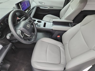 2025 Toyota Sienna XLE 8 Passenger